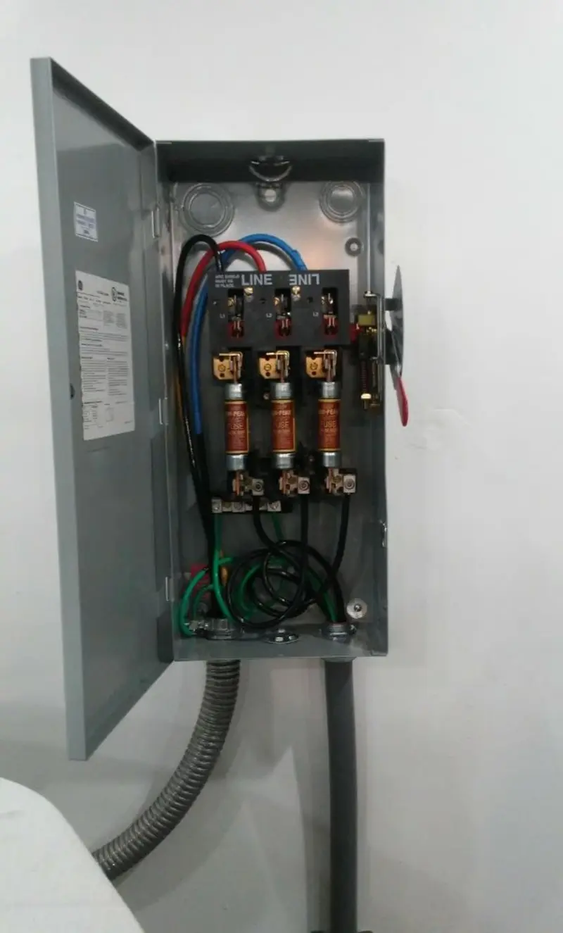 Three-phase disconnect switch installed for Smoke Detector Installation in Beaumont